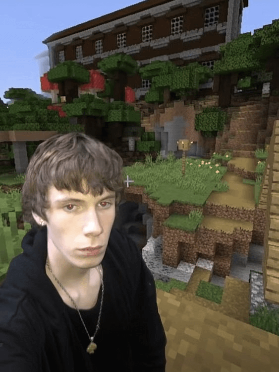 Minecraft Memes - Weird AF house found at mansion!